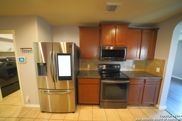 Image 17 of 50 For 523 Diana  