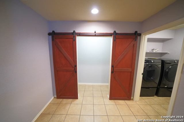 Image 19 of 50 For 523 Diana  