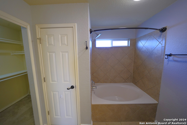 Image 26 of 50 For 523 Diana  