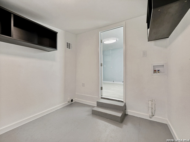 Image 11 of 25 For 1815 Mayfield Blvd