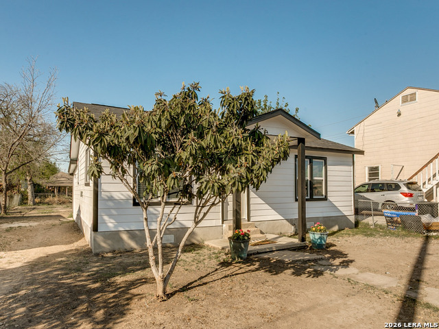 Image 16 of 25 For 1815 Mayfield Blvd