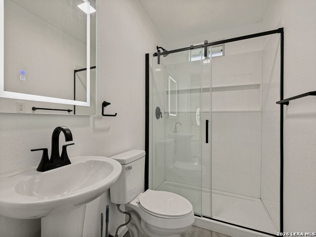 Image 9 of 25 For 1815 Mayfield Blvd