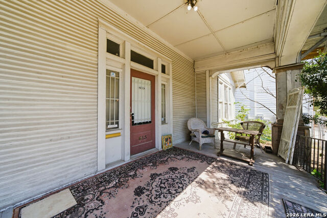 Image 3 of 27 For 615 Euclid E