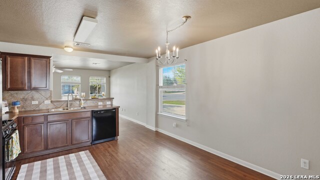 Image 21 of 50 For 471 Magnolia Wind