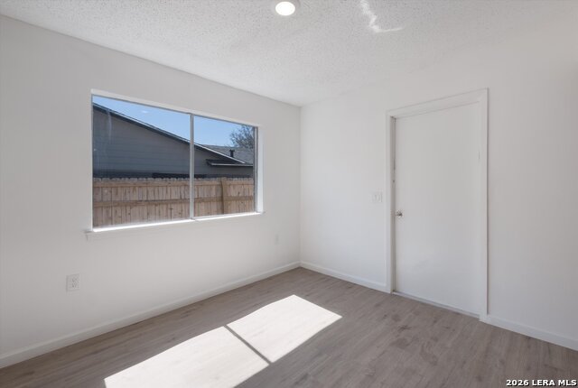 Image 12 of 31 For 7006 Autumn Chase St