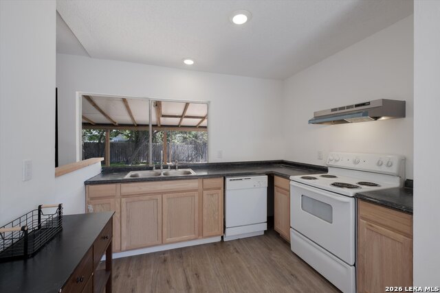 Image 14 of 31 For 7006 Autumn Chase St