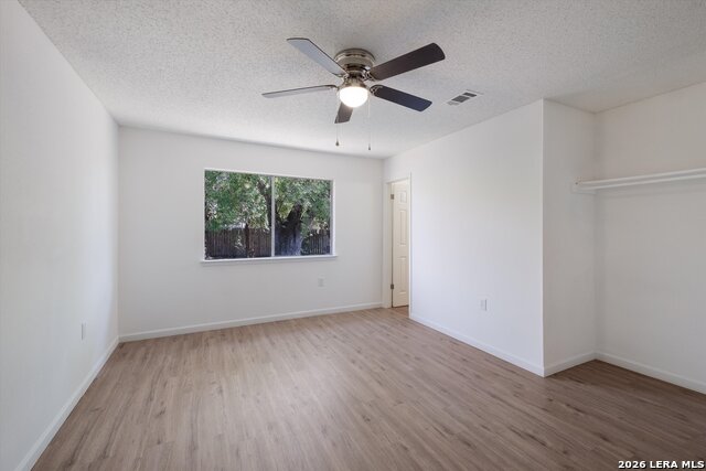 Image 18 of 31 For 7006 Autumn Chase St