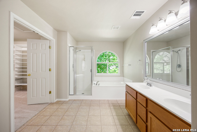 Image 31 of 44 For 17230 Darien Wing