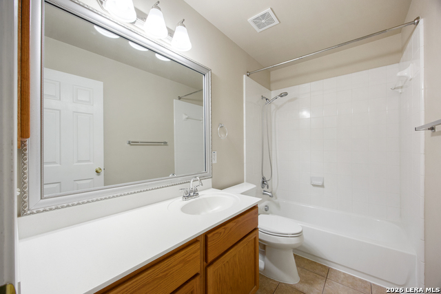 Image 35 of 44 For 17230 Darien Wing