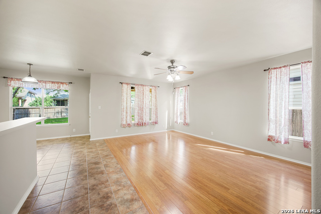 Image 5 of 44 For 17230 Darien Wing