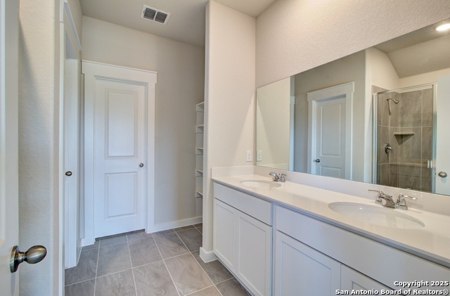 Image 13 of 18 For 2506 White Daisy Hill