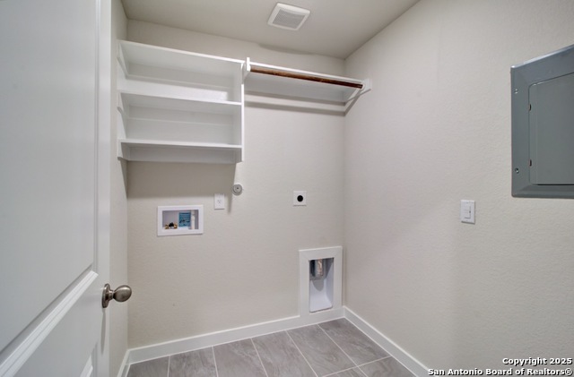 Image 16 of 18 For 2506 White Daisy Hill