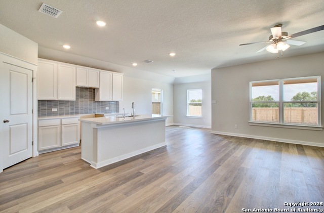 Image 4 of 18 For 2506 White Daisy Hill