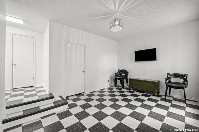 Listing photo id 32 for 404 Sheraton