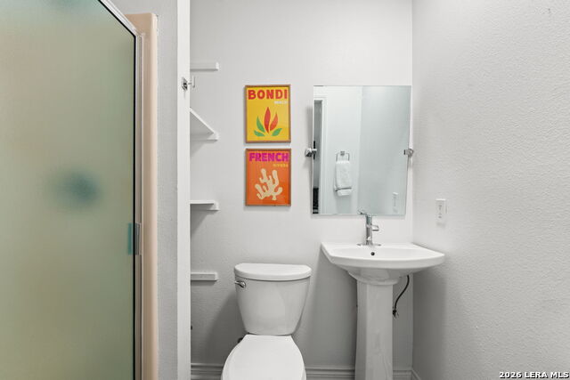 Listing photo id 34 for 404 Sheraton