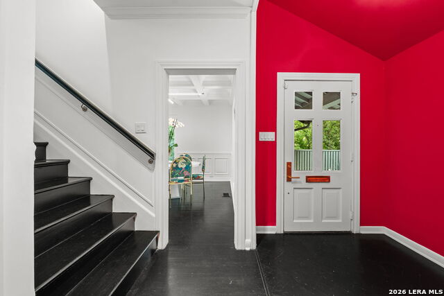 Listing photo id 3 for 404 Sheraton