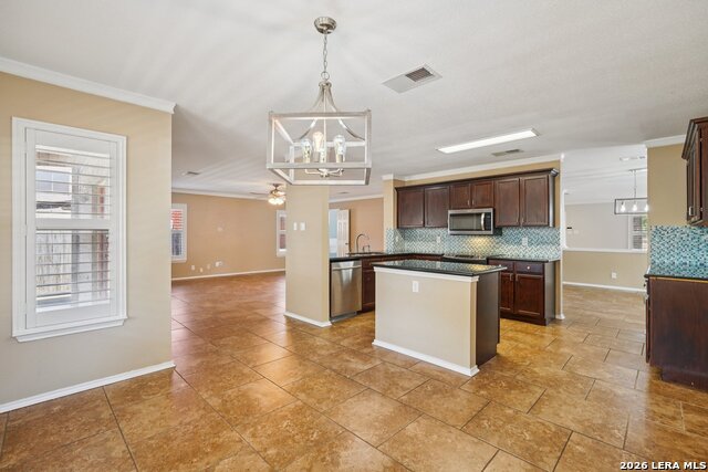 Image 11 of 50 For 2318 Tristan