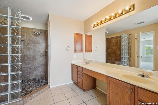 Image 35 of 50 For 2318 Tristan