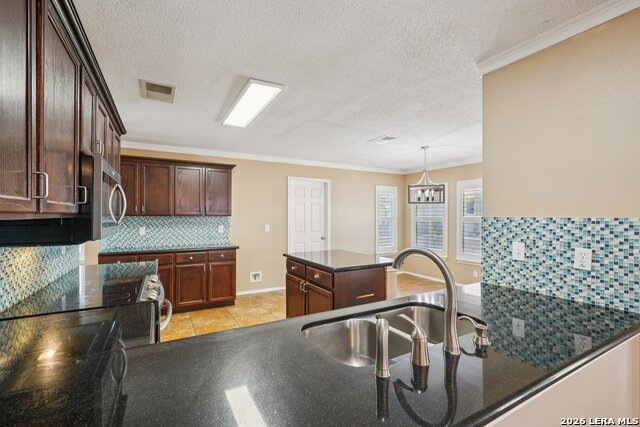 Image 5 of 50 For 2318 Tristan