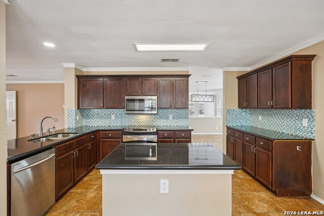 Image 6 of 50 For 2318 Tristan