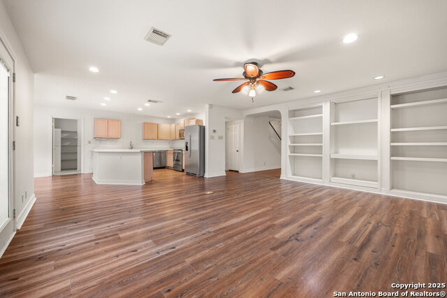 Image 10 of 29 For 8619 Park Olympia