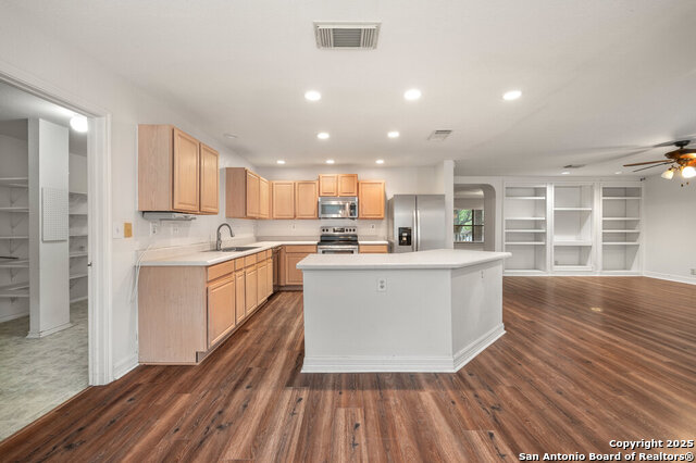 Image 12 of 29 For 8619 Park Olympia