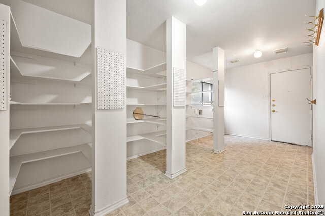 Image 15 of 29 For 8619 Park Olympia