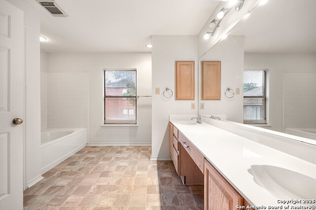 Image 21 of 29 For 8619 Park Olympia