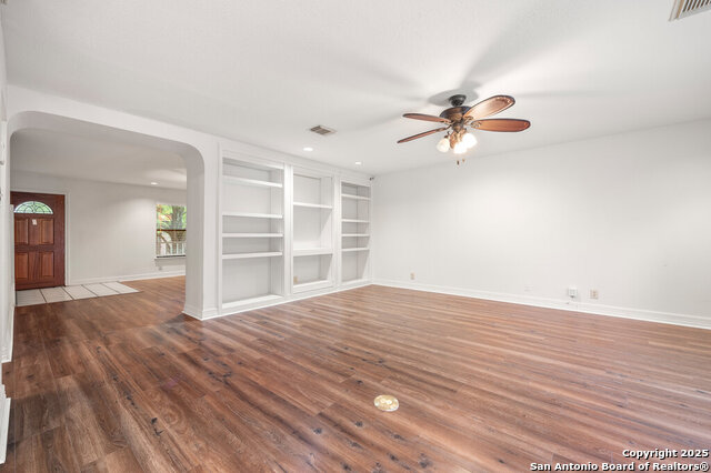 Image 9 of 29 For 8619 Park Olympia