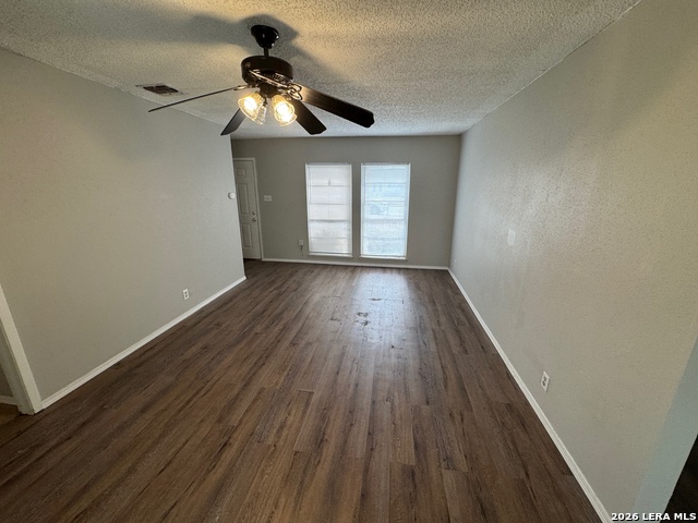 Image 5 of 11 For 809 Hickory Hill Dr