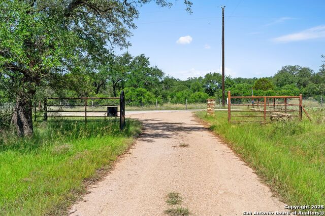 Image 33 of 37 For 620 Rio Vista Rd