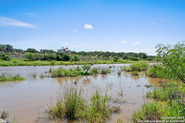 Image 8 of 37 For 620 Rio Vista Rd