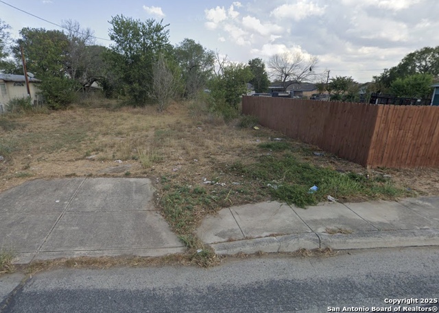 Image 2 of 5 For 2716 Wayne  