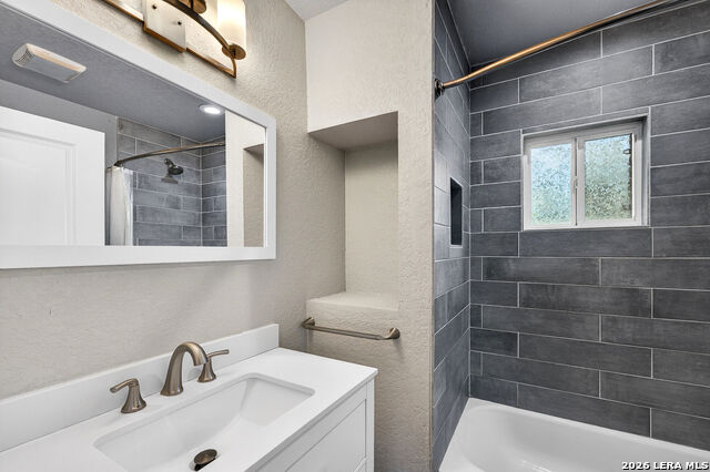 Image 22 of 30 For 1035 San Francisco