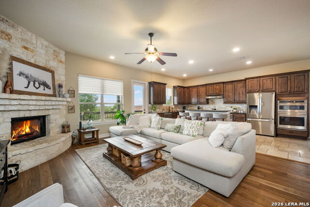 Image 18 of 67 For 3102 Spider Lily