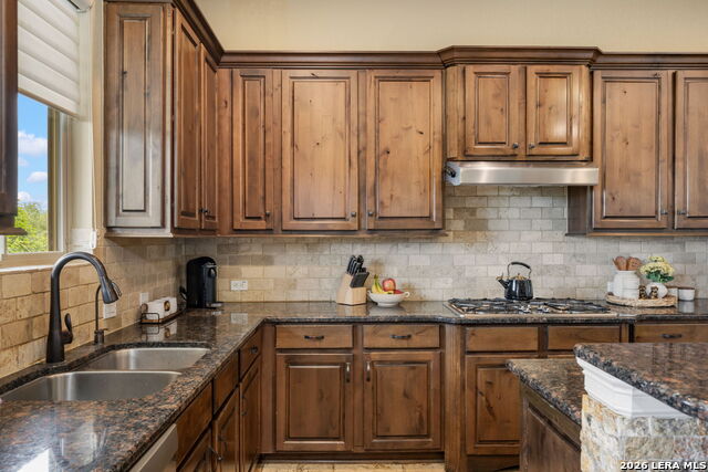 Image 21 of 67 For 3102 Spider Lily