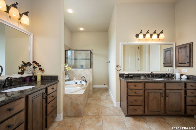 Image 33 of 67 For 3102 Spider Lily