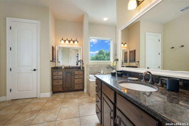 Image 34 of 67 For 3102 Spider Lily