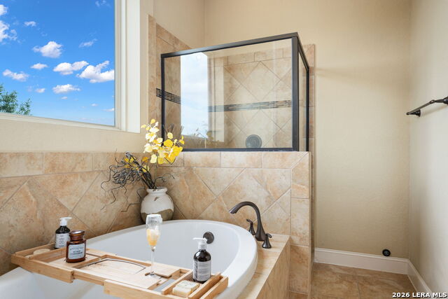 Image 35 of 67 For 3102 Spider Lily