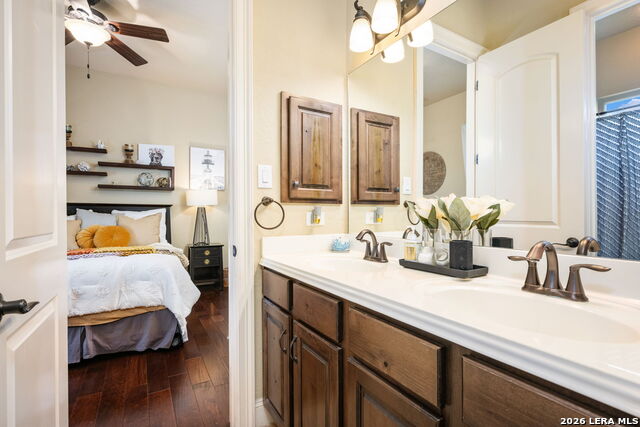 Image 37 of 67 For 3102 Spider Lily