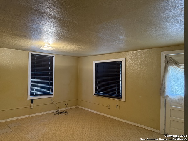 Image 5 of 9 For 113 Claudia  