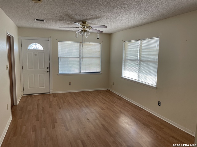Listing photo id 9 for 900 Graytown Road N