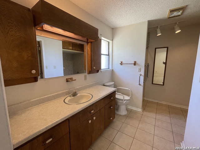 Listing photo id 11 for 900 Graytown Road N