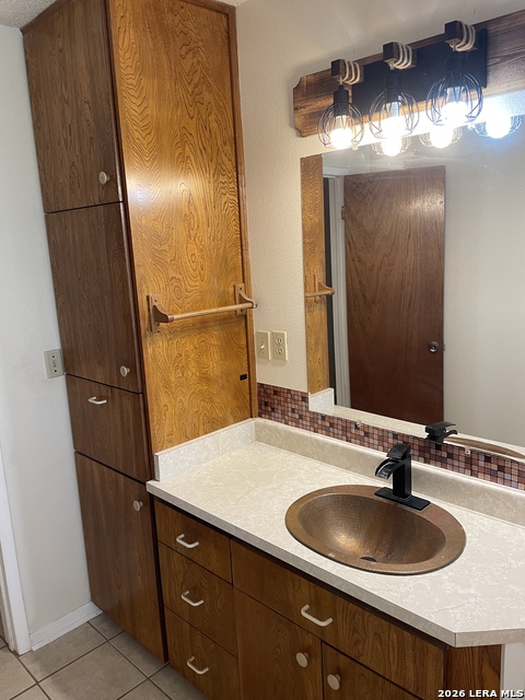 Listing photo id 14 for 900 Graytown Road N