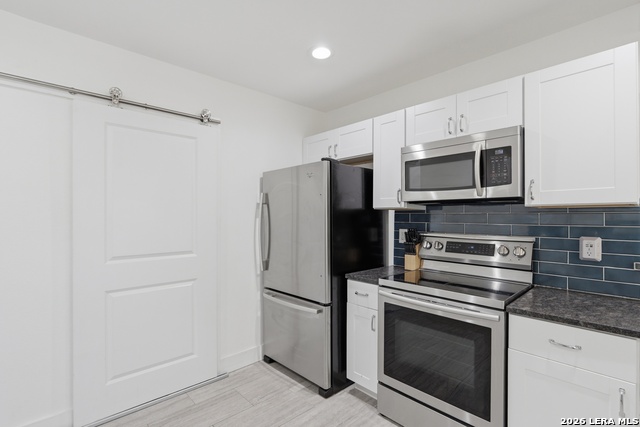 Image 15 of 37 For 2410 Saint Anthony Ave