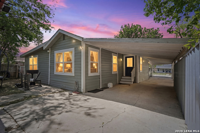 Image 3 of 37 For 2410 Saint Anthony Ave