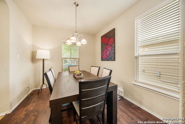 Image 16 of 39 For 133 Finch Knoll