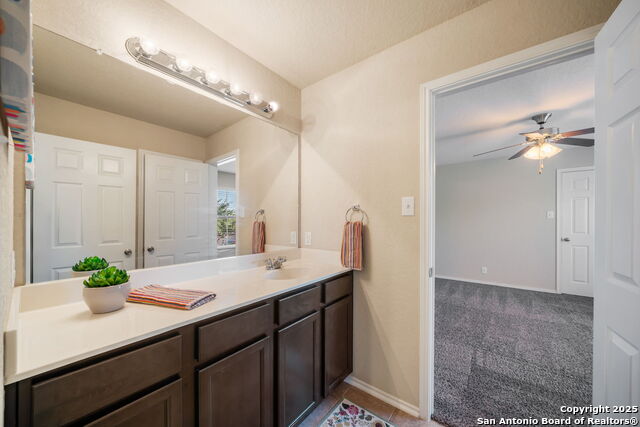 Image 25 of 39 For 133 Finch Knoll