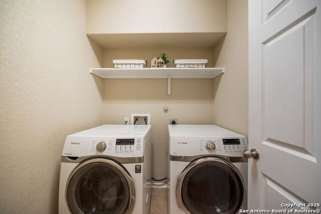 Image 34 of 39 For 133 Finch Knoll