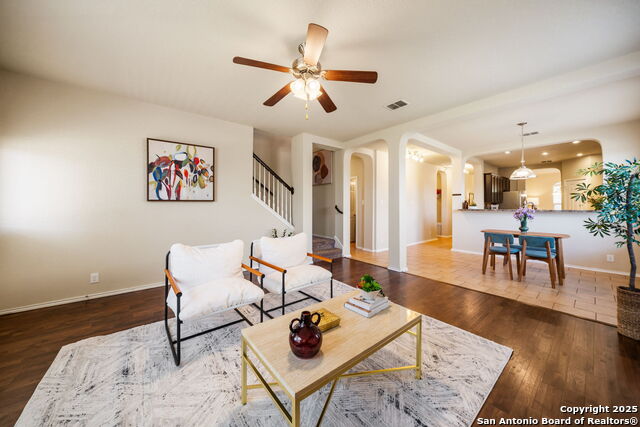 Image 7 of 39 For 133 Finch Knoll